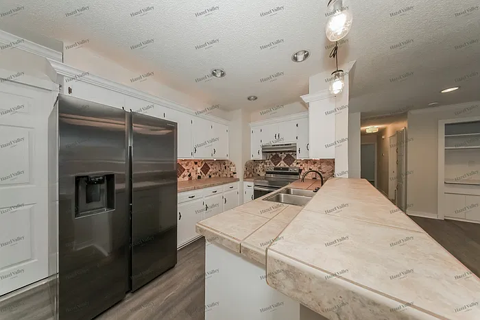 3 bed, 2.0 bath, 1292 sqft, $1,495 — Photo 4