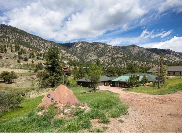 655 Kiowa Rd, Lyons, CO 80540