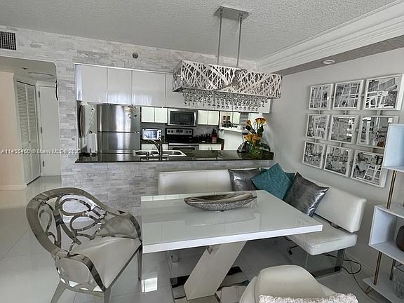 3rd image of 1200 Brickell Bay Dr APT 1519