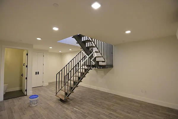Rented by Yaffa Realty LLC | media 27