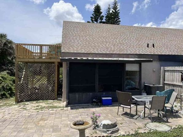 104 Sandcastle Ln