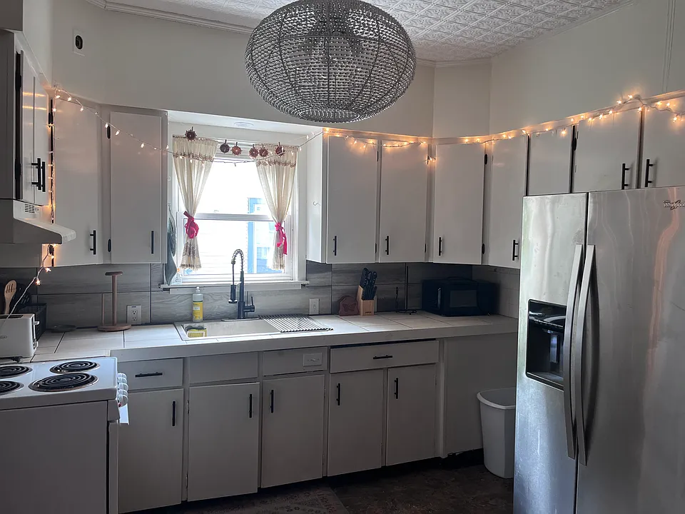 52 Isham St #1