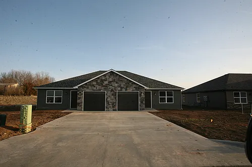 11820 Ridgeway Dr Photo 1