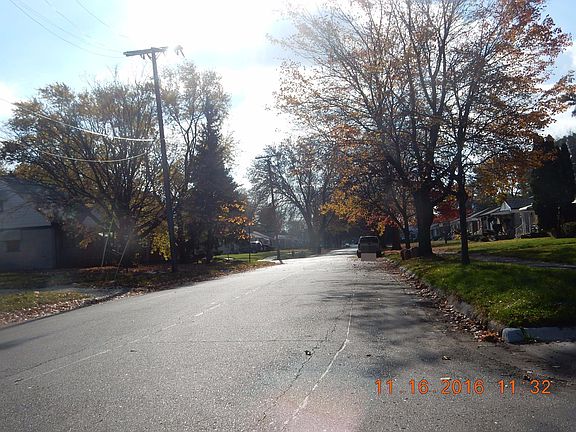 4th image of 12040 W Parkway St