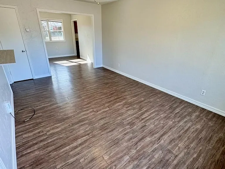 1812 Brighton Ave — Photo 5
