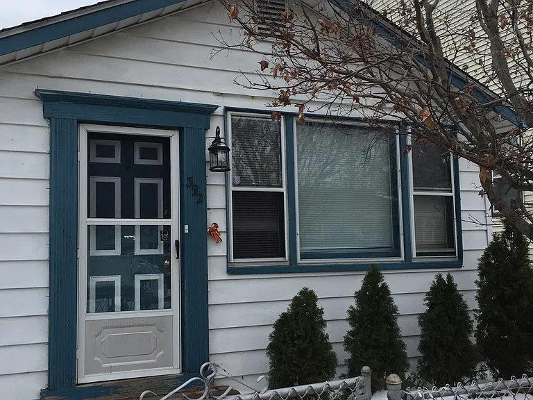 392 Madison Ave — Photo 1