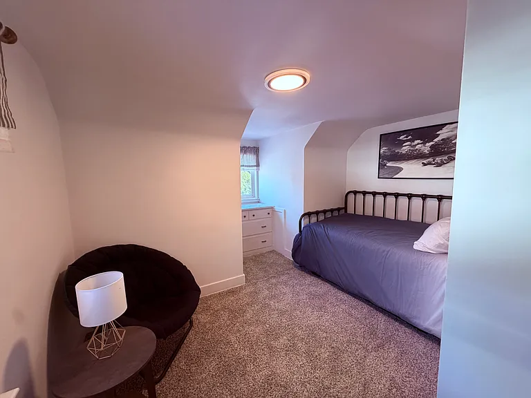 699 Saint Lawrence Ave — Photo 5