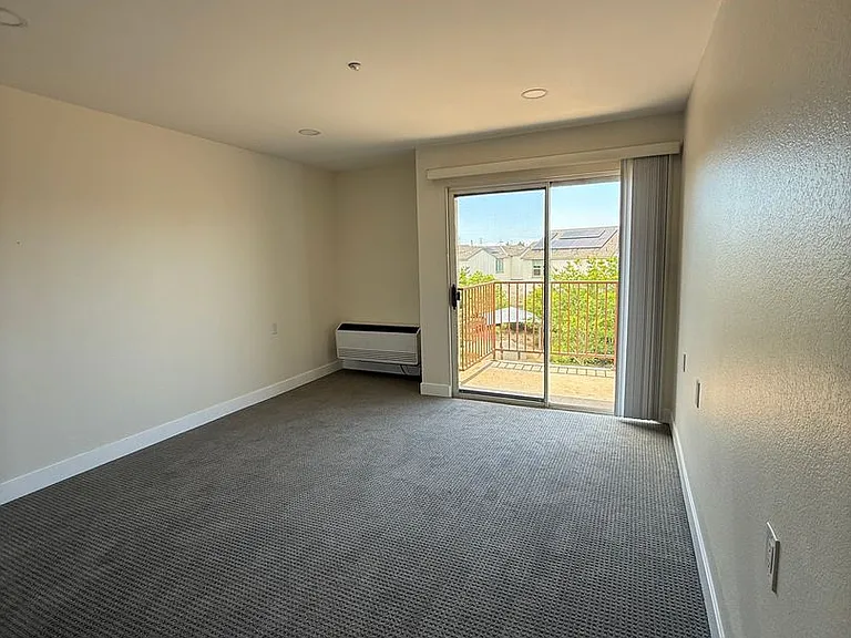 Hawaiian Terrace Apartments — Photo 9