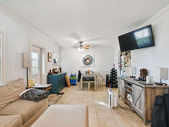 3rd image of 2049 Doud St Unit B