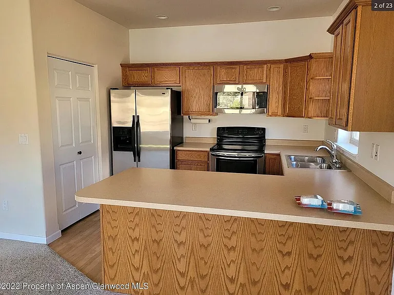 108 Castle Ridge Dr #1 — Photo 2