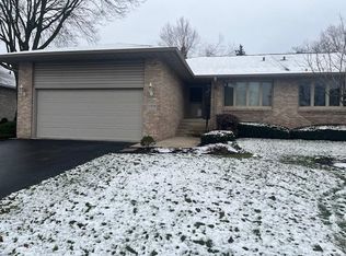 1008 High Point Dr, Rockton, IL 61072