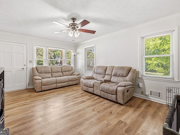 4th image of 374 Dacula Rd