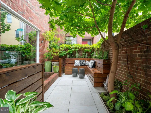 403 S Alder St, Philadelphia, PA 19147