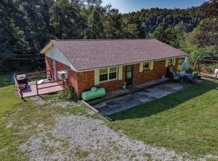 490 Cribbs Hl, Grayson, KY 41143