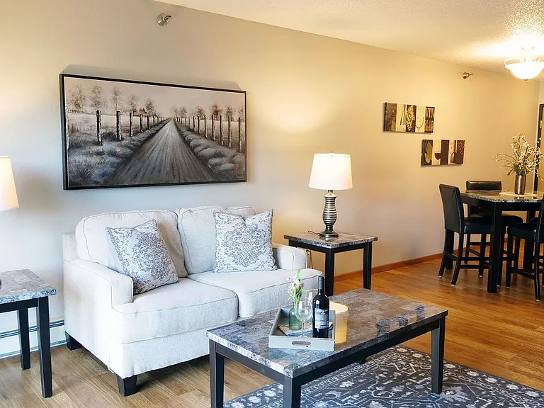 Legacy Pointe Apartments — Photo 9