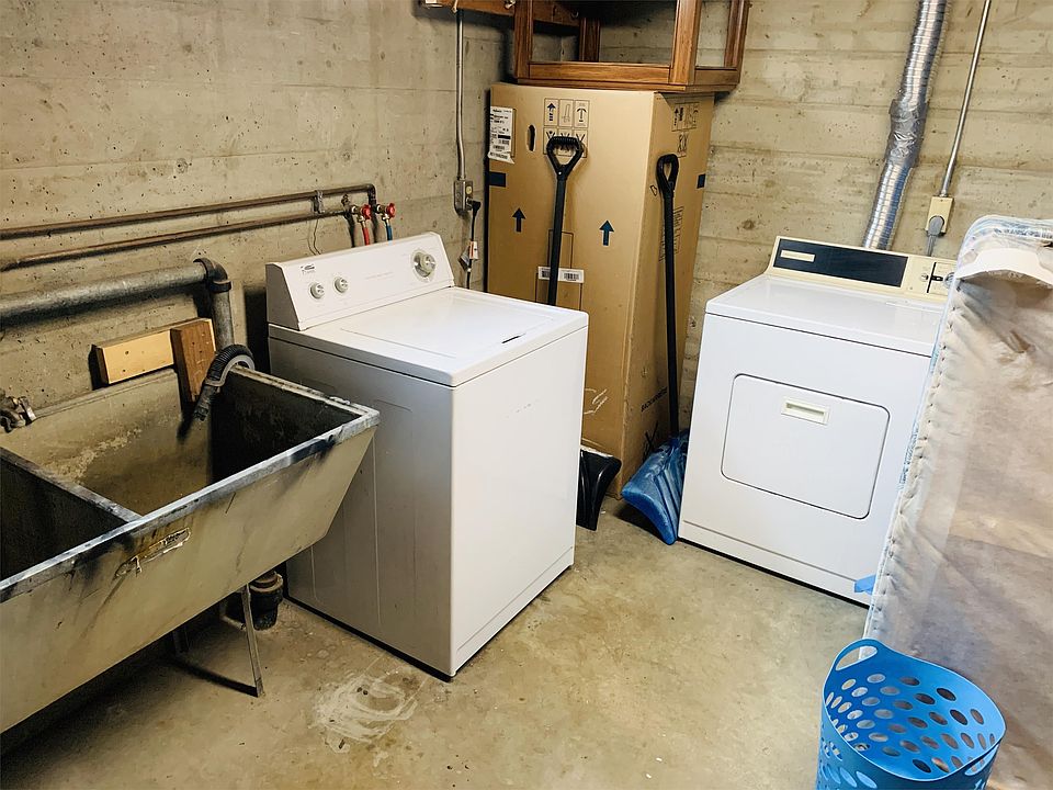 Property Laundry appliances on site