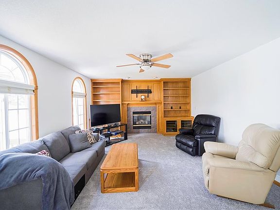 3rd image of 9705 Catalina Dr