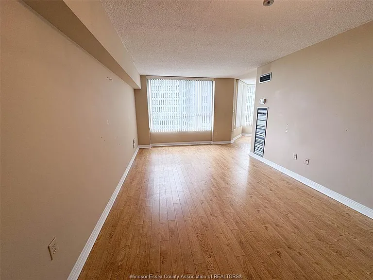 75 Riverside Dr E #406 — Photo 6