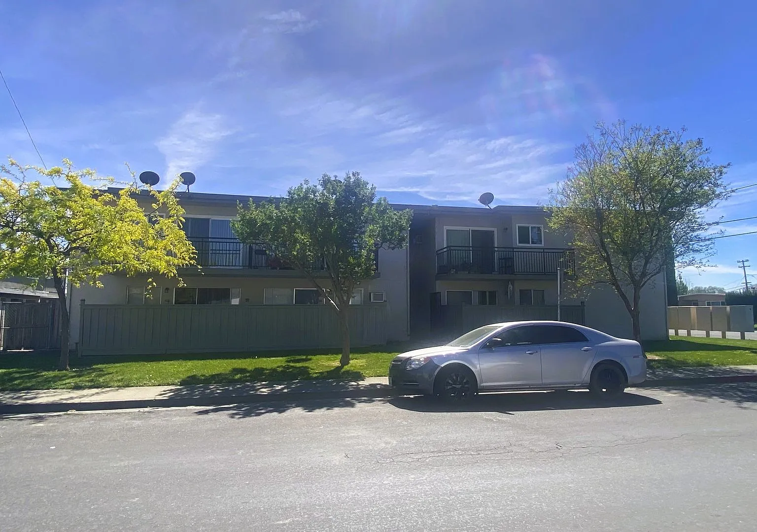 1746 Kidder Ave — Photo 1