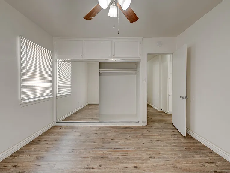 1321 E Wilson Ave #6 — Photo 12