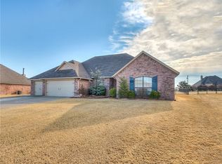 7918 Lindsay Ln, Edmond, OK 73025