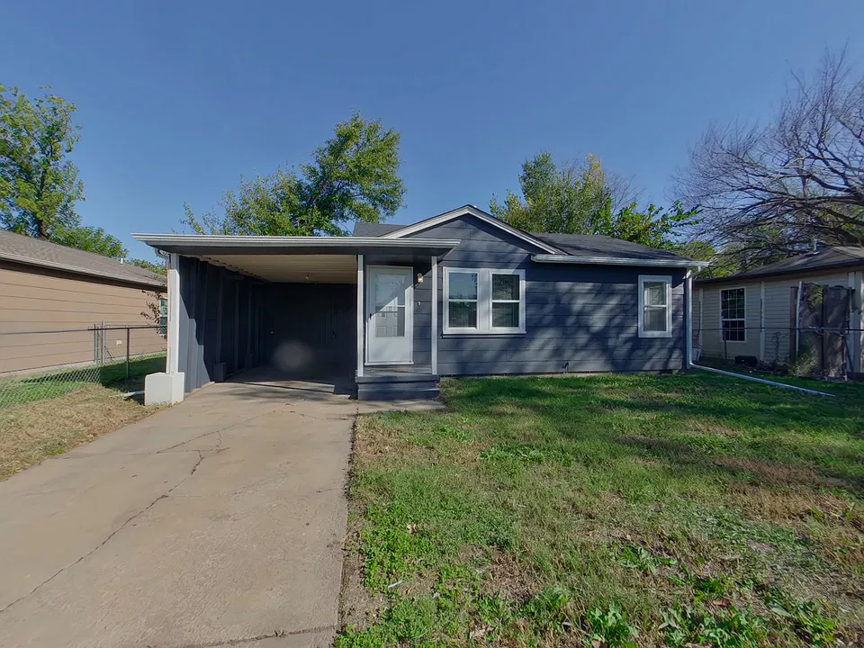 1646 N Poplar Ave