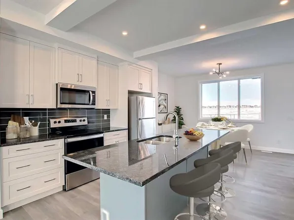 344 S Waterford Blvd, Chestermere, AB T1X 2M9