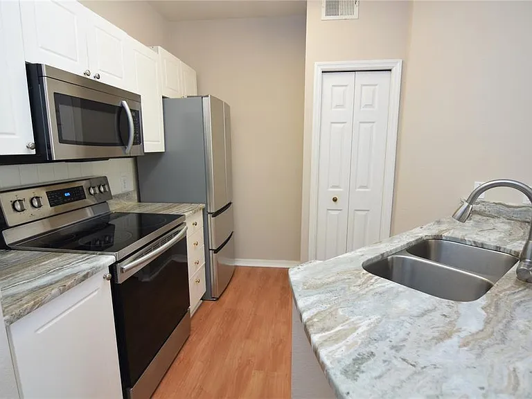 5122 Northridge Rd #202 — Photo 9