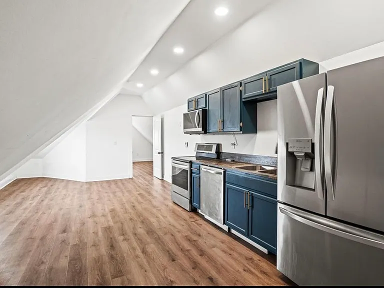 1712 E Park Pl #3 — Photo 6