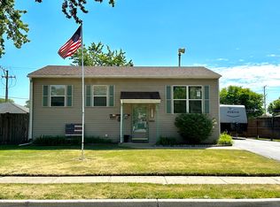 307 Fremont Ave, Romeoville, IL 60446