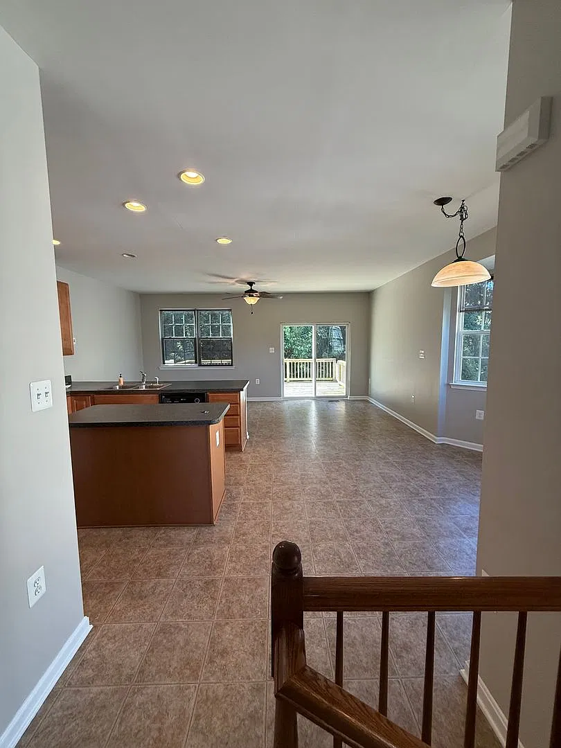 Beautiful End-Unit Townhome 4 Bedrooms, 2 Full Baths & 2 Half Baths — Photo 2