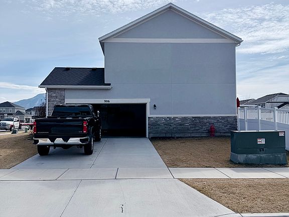 3rd image of 906 S 750 W