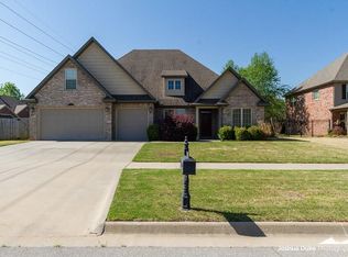 4285 W Morning Mist Dr, Fayetteville, AR 72704