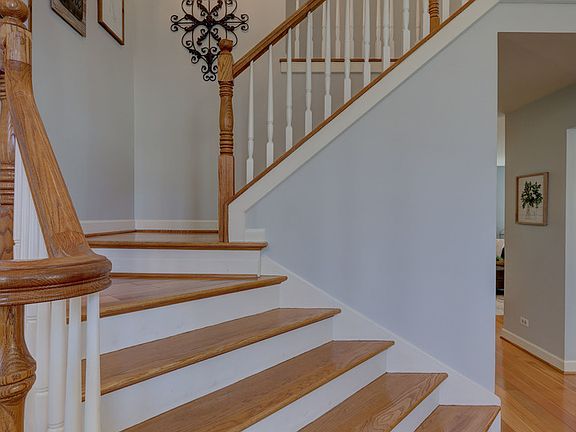 3rd image of 411 Belmont Ln