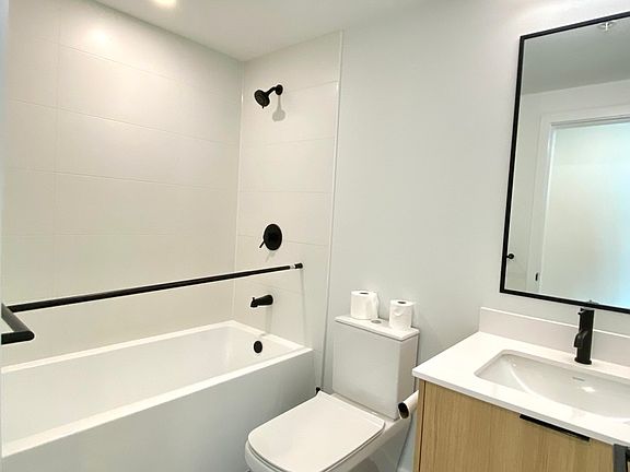 4th image of 13685 102nd Ave #1