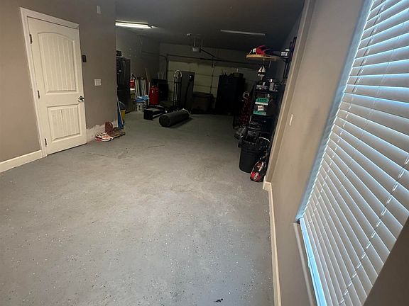 5th image of 2706 N Wedgewood Dr