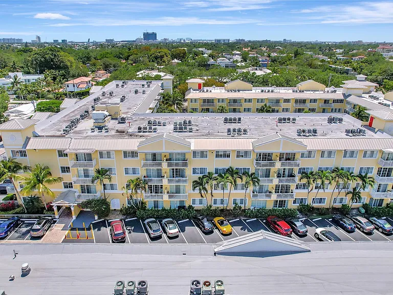 1515 E Broward Blvd #126 — Photo 36