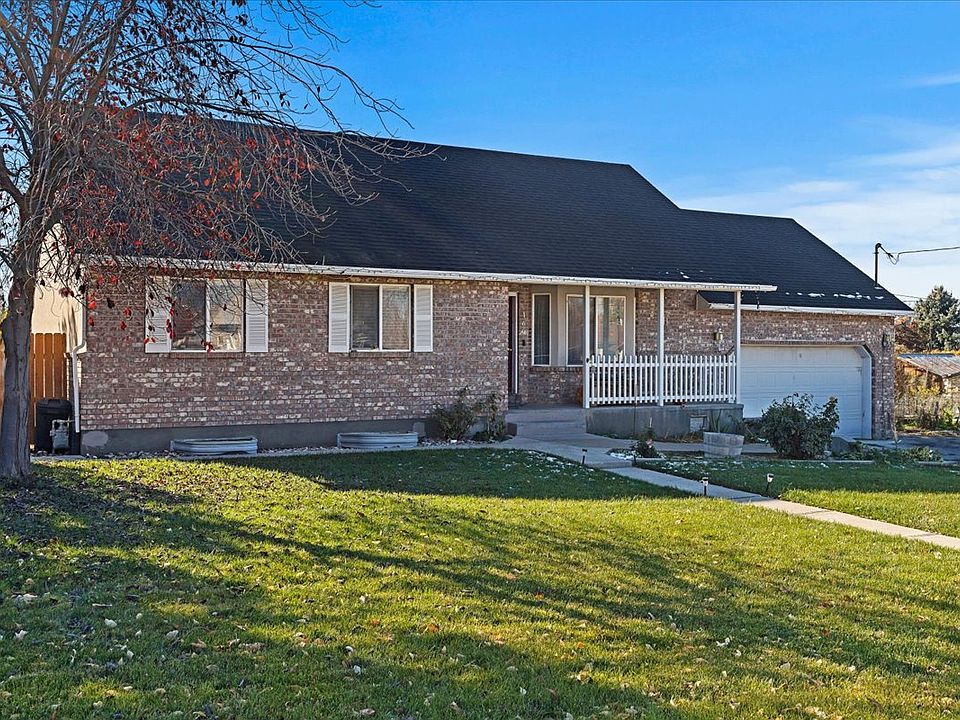 1st image of 160 E 400 N