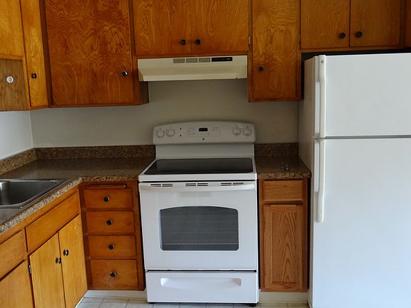 3rd image of 676 Arguello Blvd