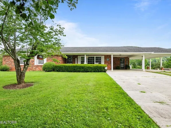 372 Sharp Acres Rd, Jacksboro, TN 37757