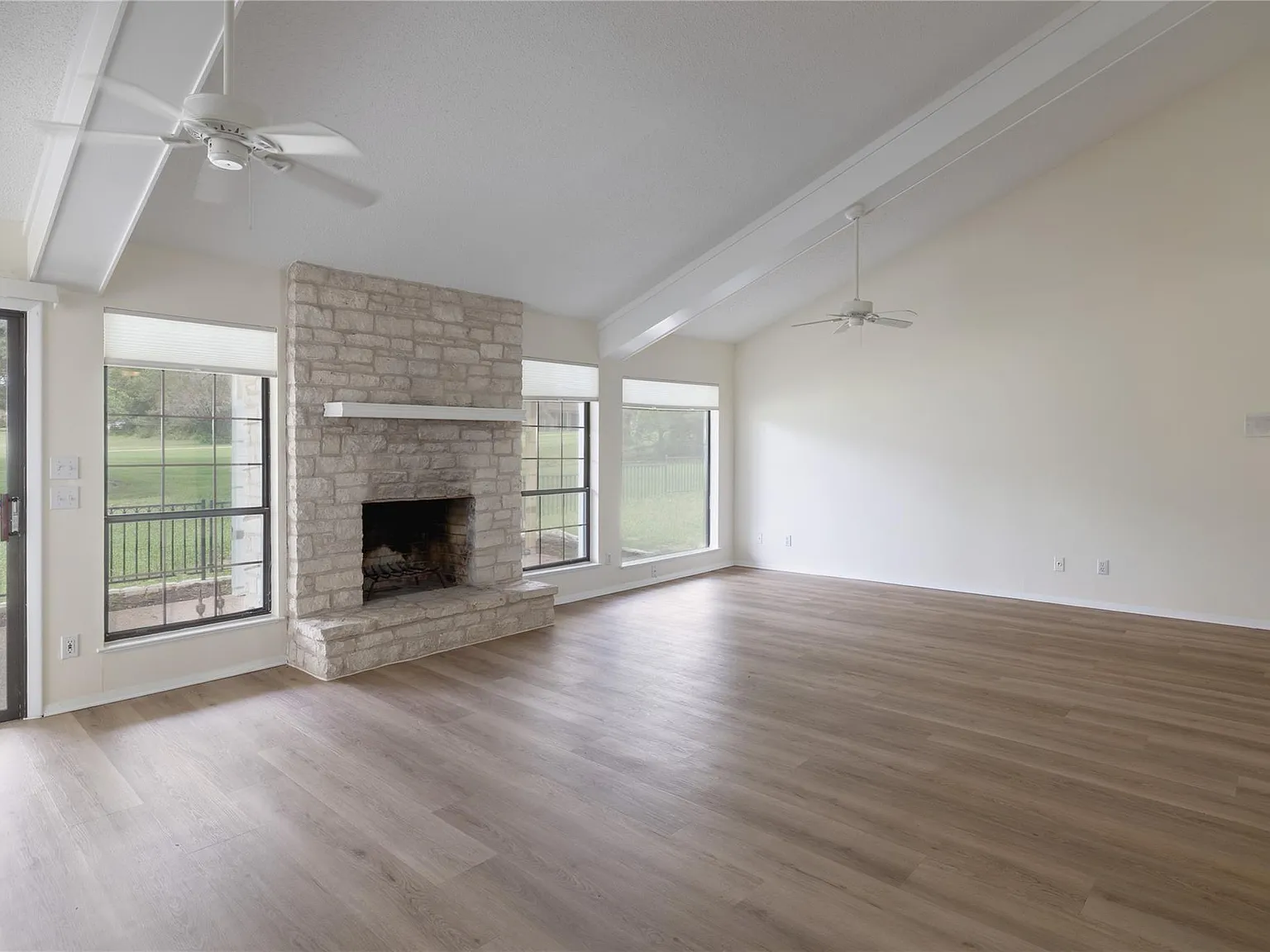 3 bed, 2.5 bath, 2155 sqft, $2,650 — Photo 4