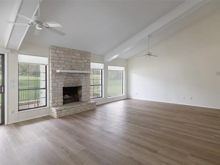 611 Lido St — Photo 4