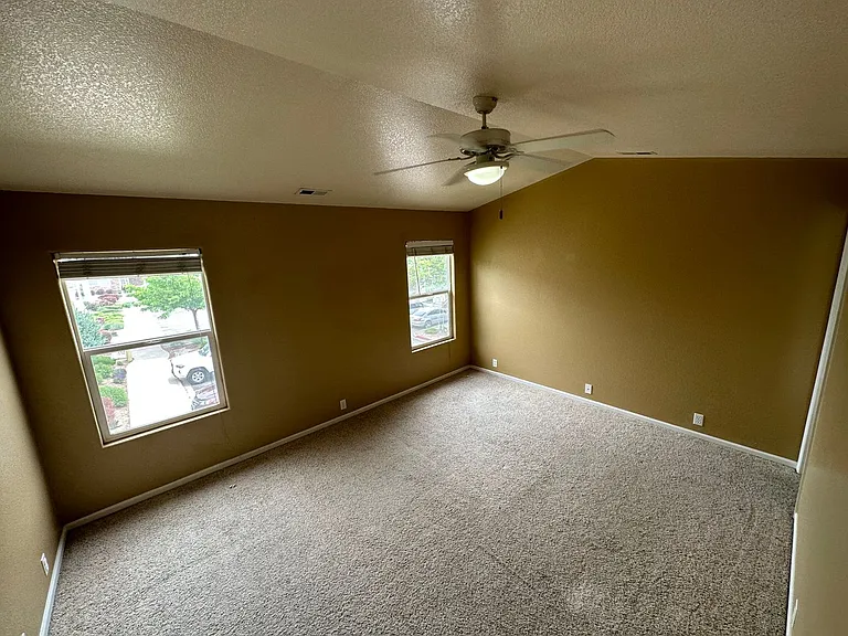 2057 Creekridge Point — Photo 6