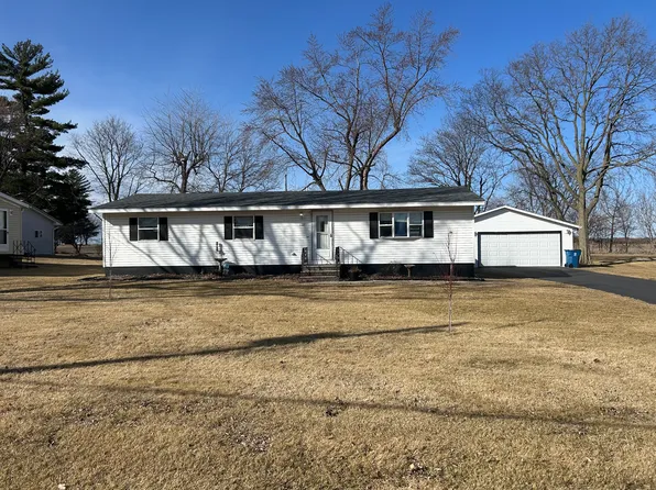 122 N Pine St, Buda, IL 61314