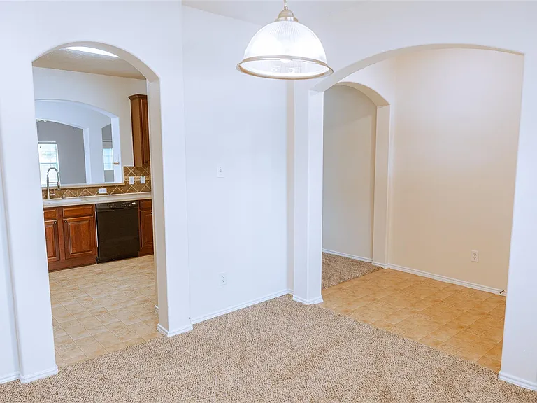 1902 Vernal Glen Cir — Photo 24
