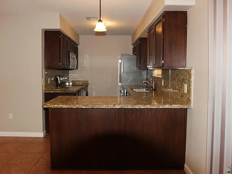 2090 S 44th Dr — Photo 14