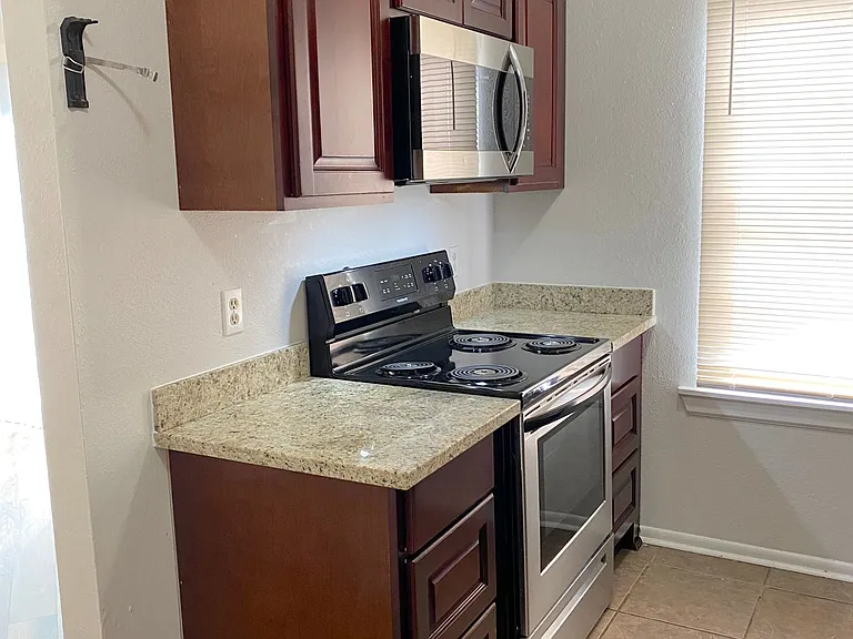 Woodland Trace Apartments — Photo 4