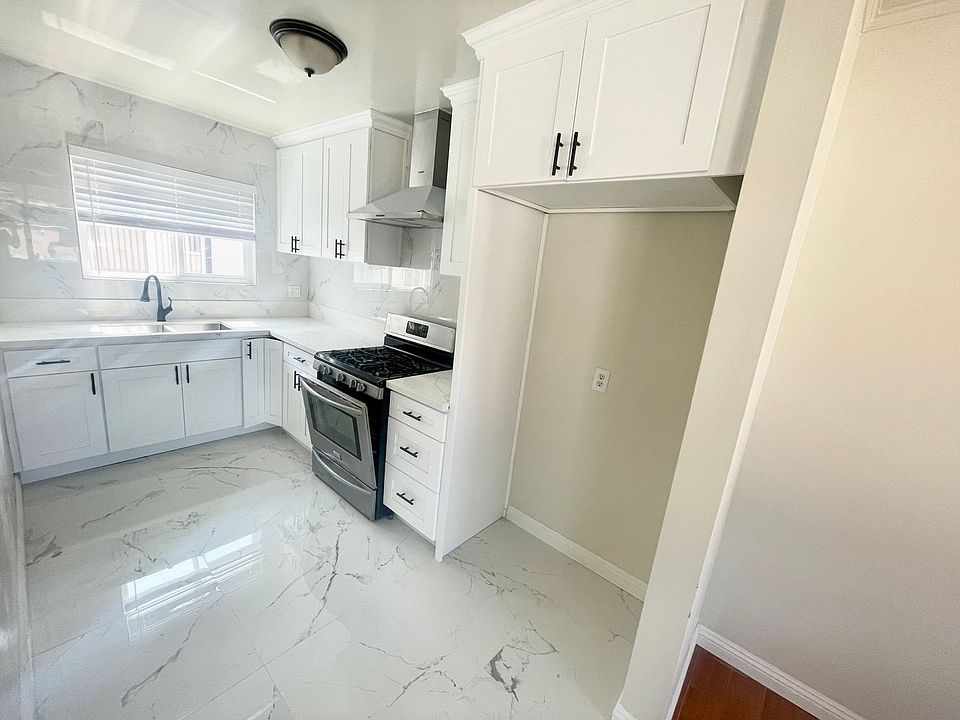 1st image of 1716 Vine St #1718-B