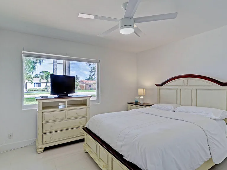 7115 Venetian Way — Photo 15