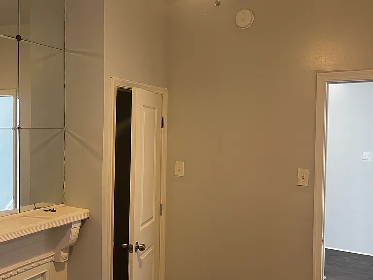 810 W Stella St — Photo 6